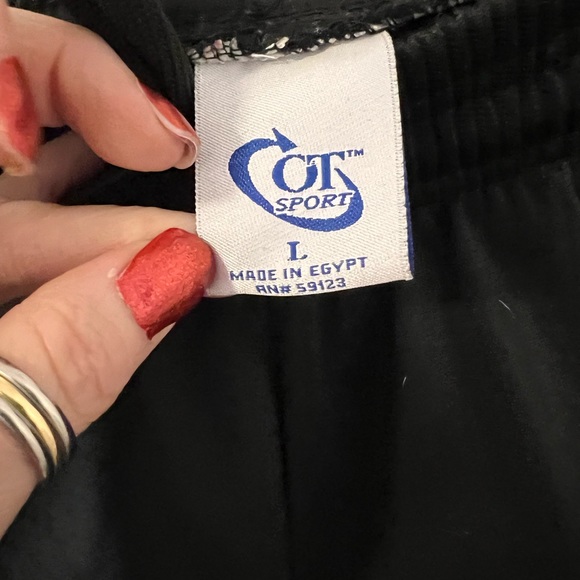 3 for $20 Bundle any 3 items priced $15 and under and get them for $20🛍️🛍️🛍️ - Picture 3 of 4